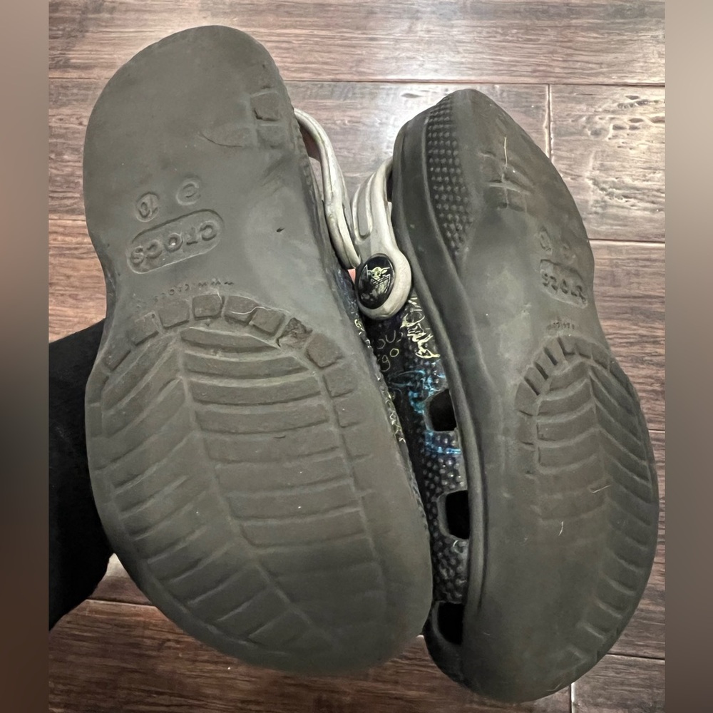 Star Wars toddler crocs size 10 - Picture 2 of 2